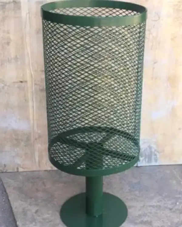 Flattex round steel bin in green powder-coated expanded mesh, open top, mounted on a pedestal with a circular base plate